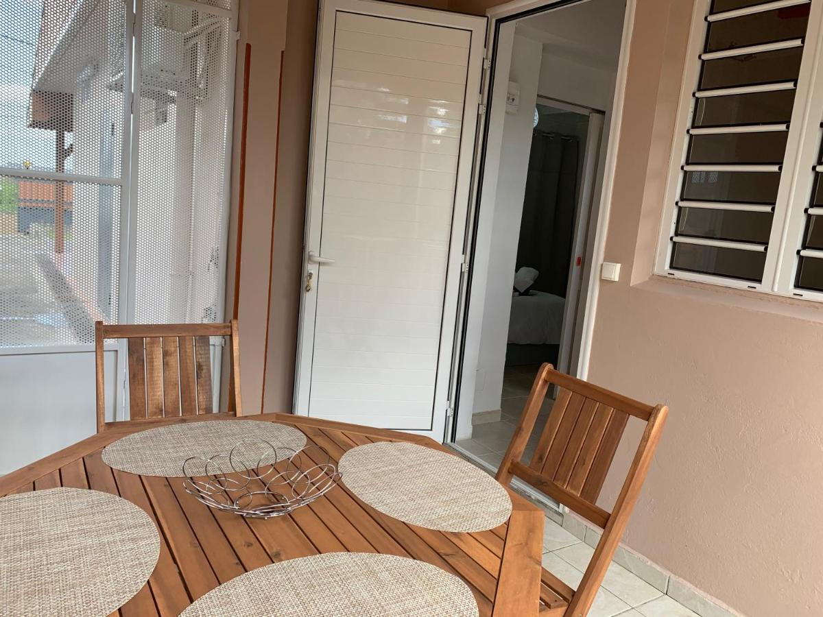 Apartamento Le Mabouya Petit-Bourg Exterior foto